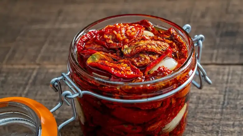 Use The Oil From Your Sun-Dried Tomatoes For An Easy Flavor Booster