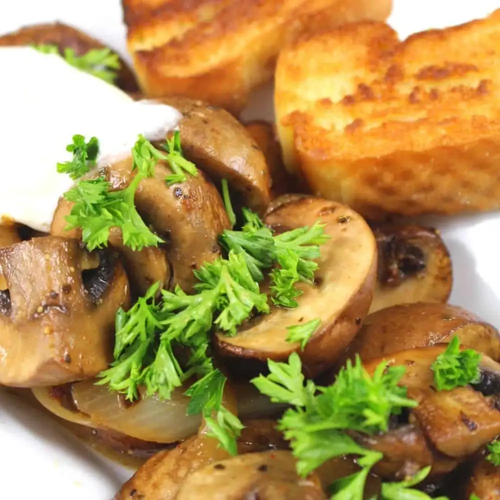 German Fair & Christmas Market Mushroom Skillet with Creamy Garlic Sauce