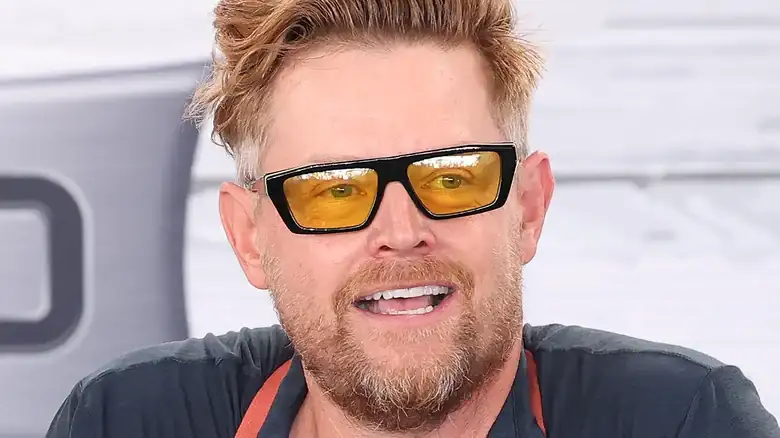 Richard Blais prepares turkey burgers with intense flavor and little fat