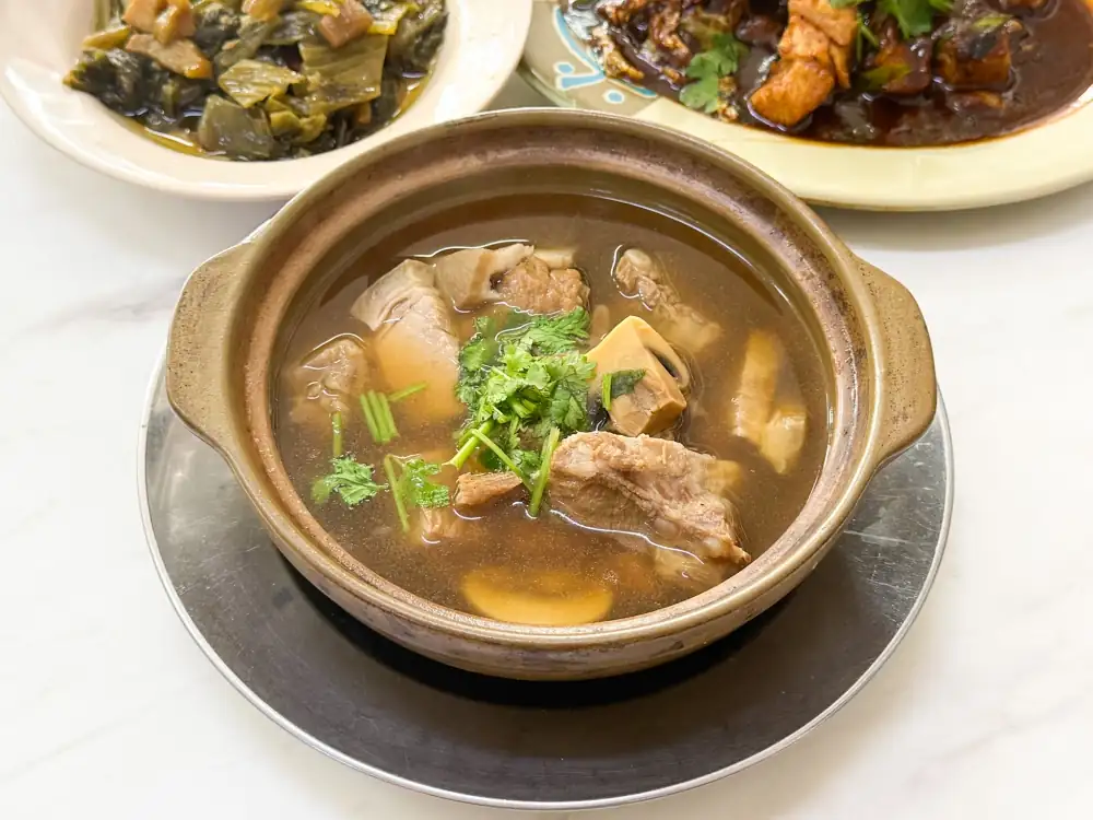 Restoran New Teo Chew trae 'bak kut teh' al estilo Teochew, pescado estofado, 'kuih' y más a Damansara Jaya