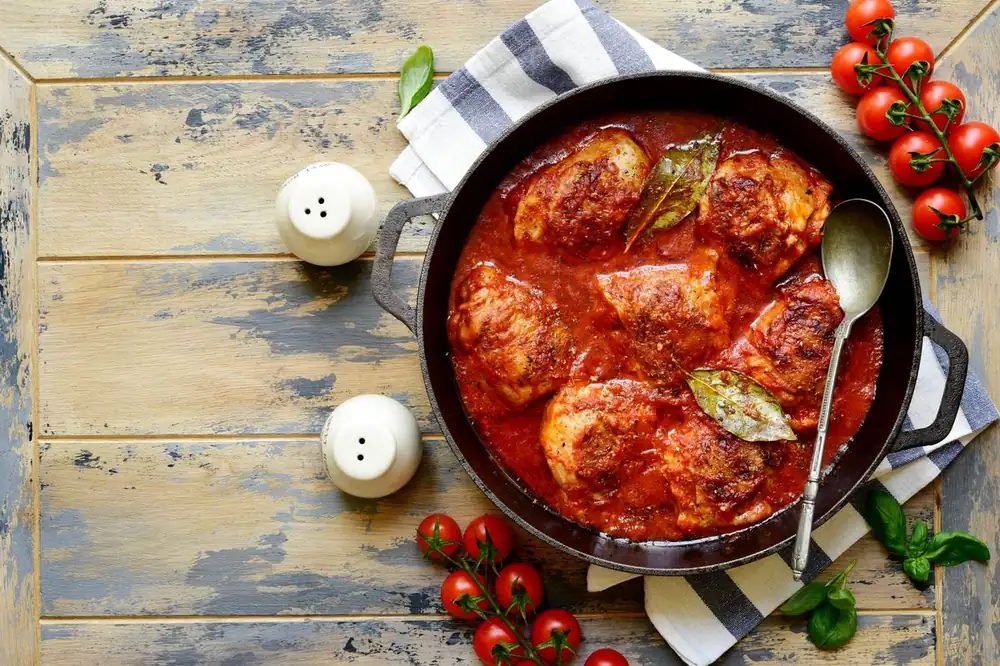 El pollo asado de Mary Berry, "fácil de preparar", es "tan sabroso que querrás volver a hacerlo"