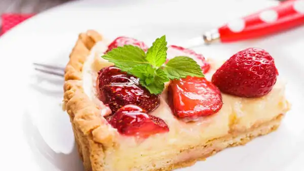 Strawberry and cream tart: everything light, from the shortcrust pastry to the cream, incredible but true!
