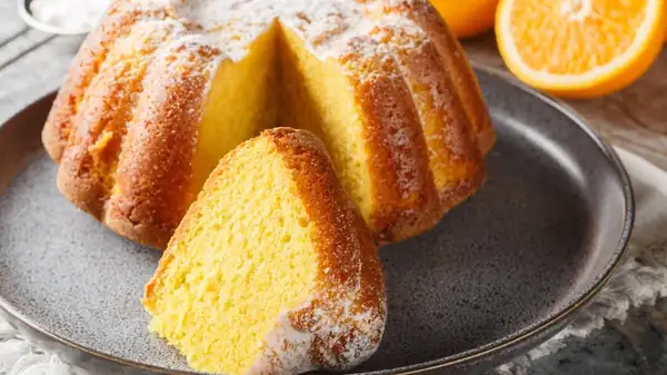 Why You Should Be Adding Yogurt To Your Cakes