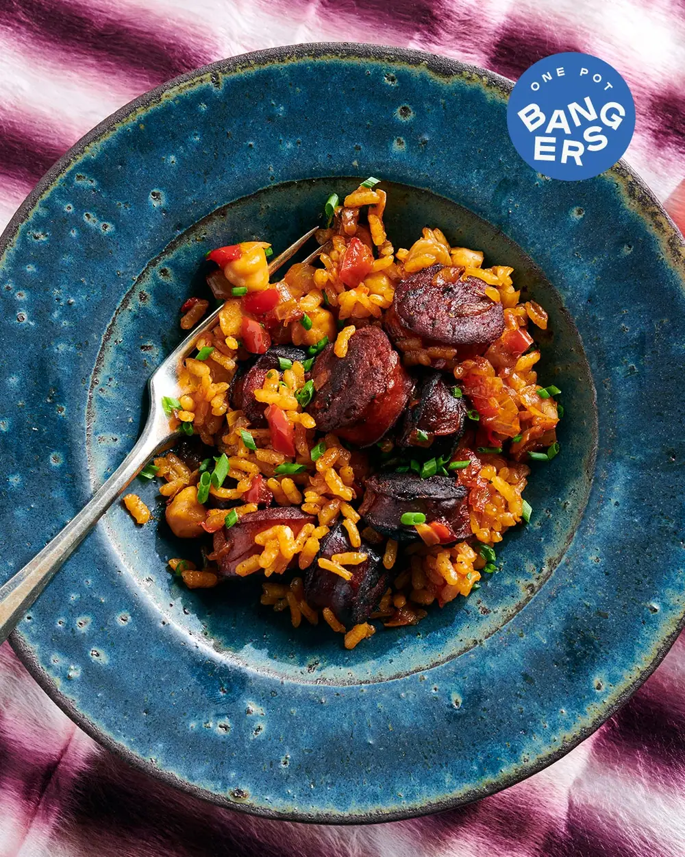 Receta de arroz español al horno con chorizo, garbanzos y pasas