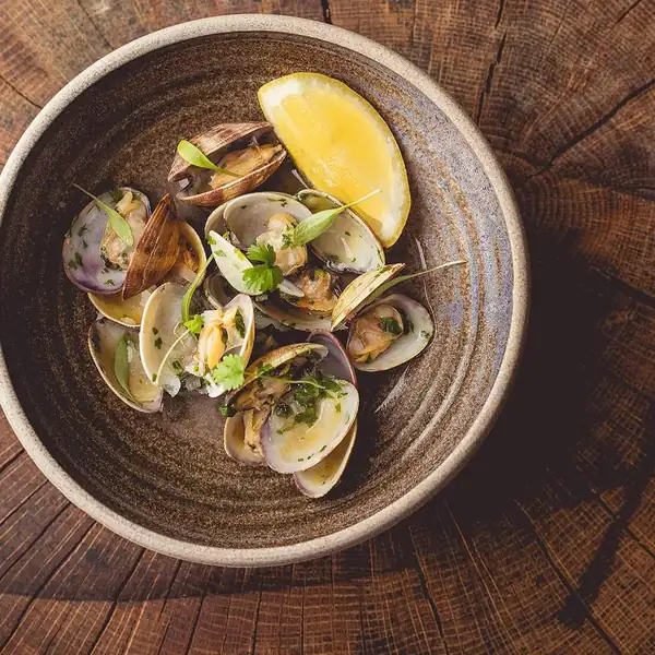 Tiago Sabarigo's Portuguese Steamed Mussels – Petiscos, or Tapas, and the Essence of the Ocean