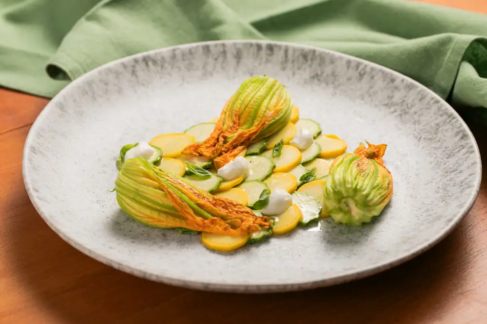 Pan-fried stuffed zucchini flowers