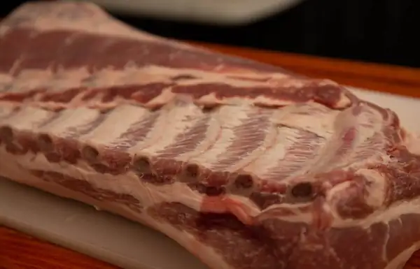 How many ribs are in a rack of pork, beef, or lamb?