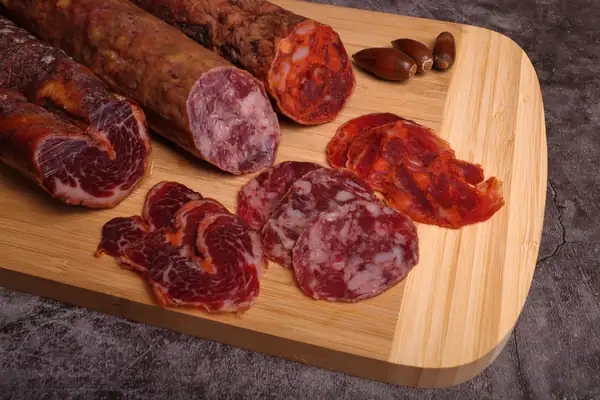 Kulen: la especialidad croata de carne ahumada
