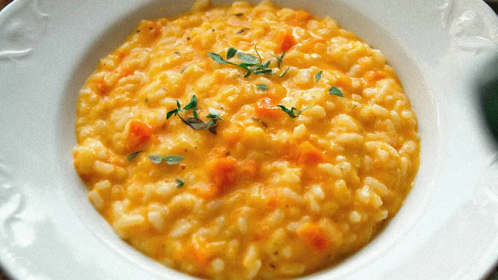 Italian pumpkin risotto should be creamy, but the rice must remain chewy. A few tips will help you achieve the perfect result