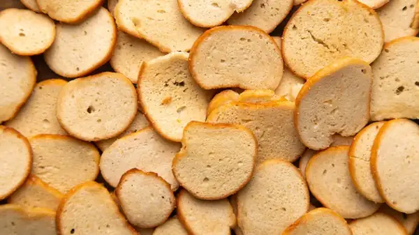 Transform Boring Plain Bagels Into Crispy, Flavorful Garlic Bagel Bites
