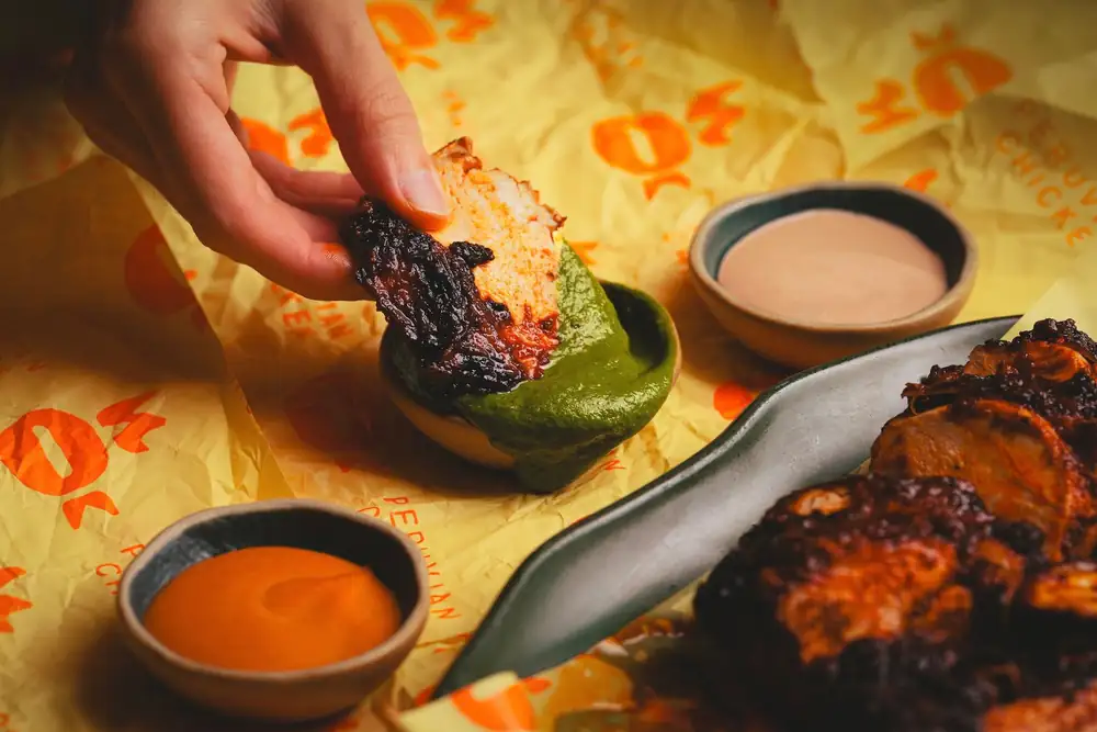 El equipo detrás de Suyo y Uchu lanza un concepto de pollo peruano exclusivamente a domicilio en Vancouver