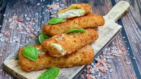 El mejor tipo de pescado para preparar palitos de pescado caseros crujientes