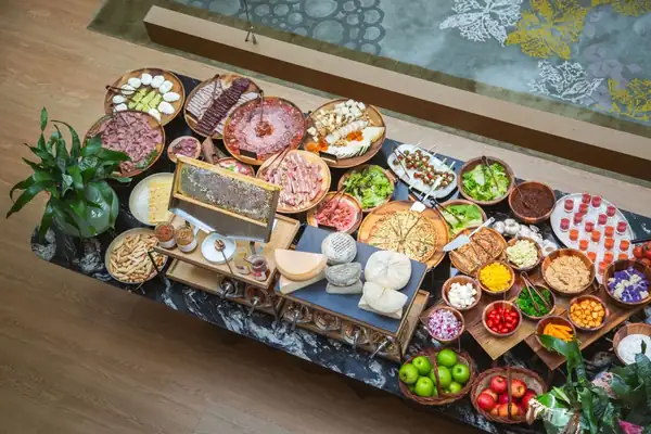 Mandarin Oriental, Barcelona presents the most colorful brunch in the city