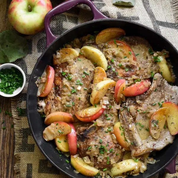 Pork Chops with Apples and Cider Sauce