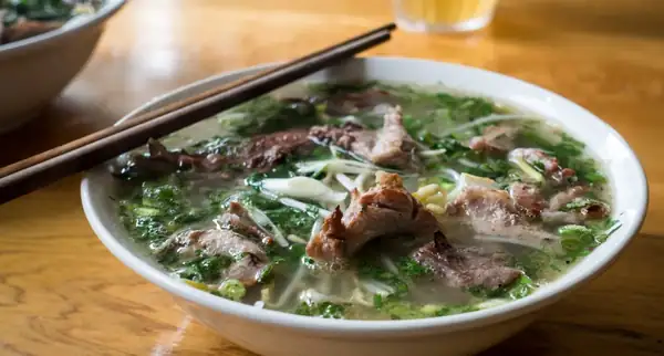 El restaurante Pho del Distrito 7 traerá “delicias exquisitas” al noroeste