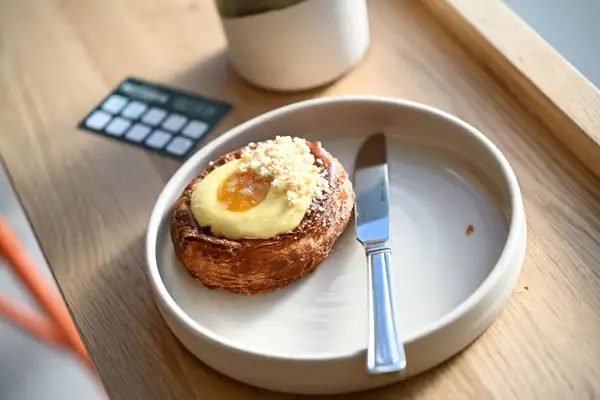 Una de las mejores panaderías del Reino Unido abre un nuevo y enorme local en Cardiff.