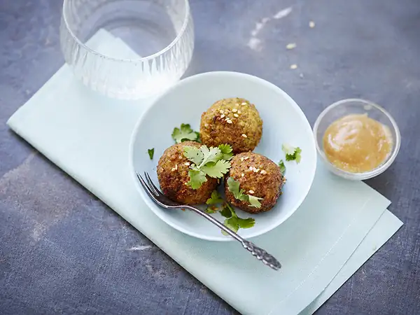 Quick and crispy Lebanese falafels, very tender