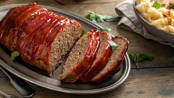 The fat content of the ground beef determines whether a meatloaf turns out juicy.