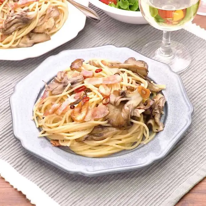 A fragrant ♪ Maitake mushroom peperoncino recipe video and instructions
