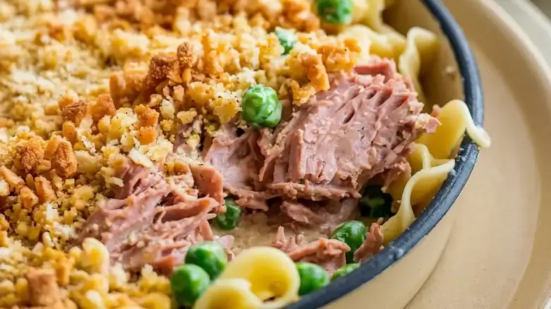 If You Have Canned Tuna And Leftover Pasta, You Have A Protein-Packed Meal In 5 Minutes