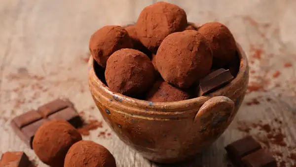 Mascarpone and Biscuit Truffles: A No-Bake Recipe