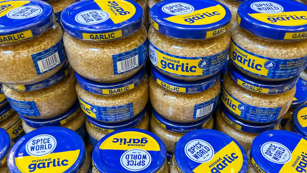 The Reason Fresh Garlic Beats Jarred Garlic Every Time