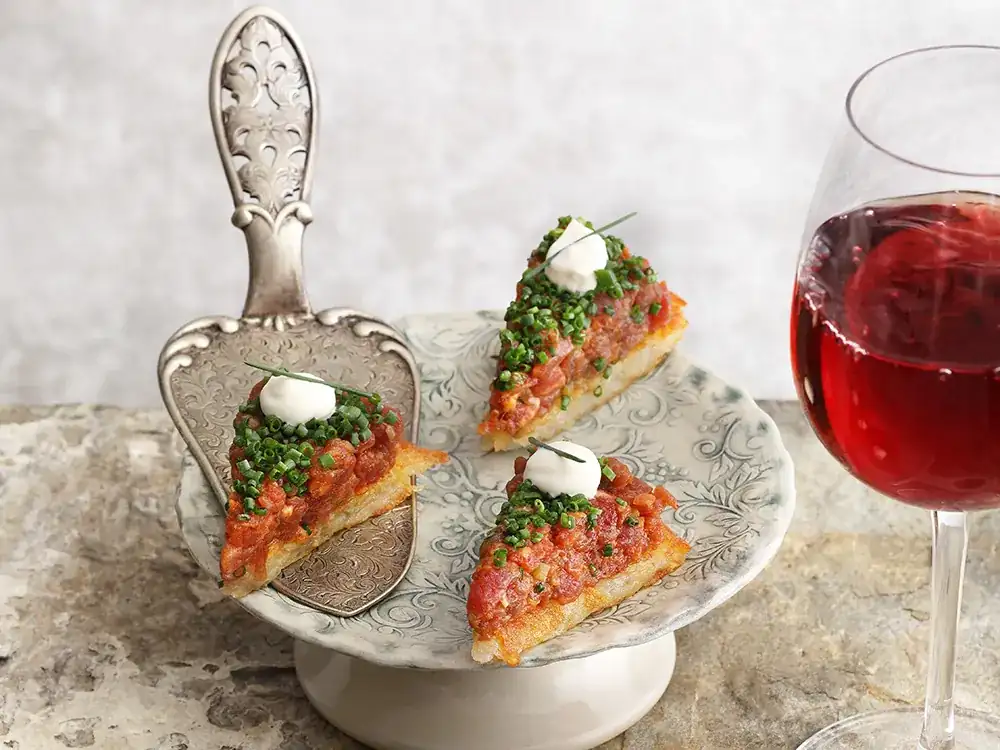 Tartare tartlet on potato rösti