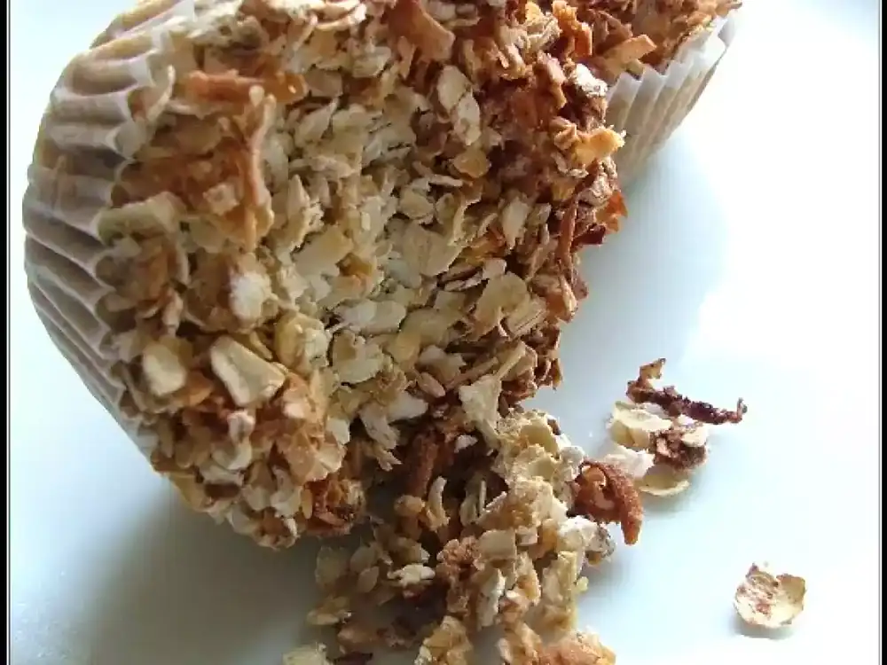 Recipe for wholemeal banana, coconut & oat muffins