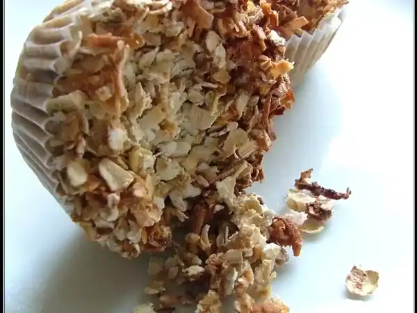Recipe for wholemeal banana, coconut & oat muffins