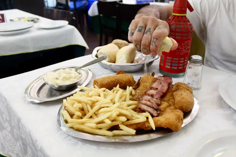En Buenos Aires, ningún plato es tan audaz como La Suprema Maryland.