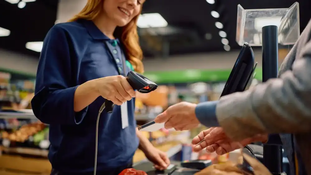 “We should all feel sorry for them”: cashiers are fed up with this customer behavior