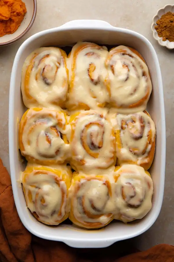 Vegan Pumpkin Cinnamon Rolls