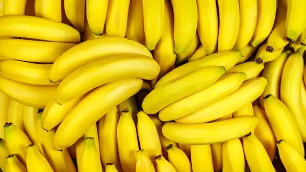 Ripe bananas: store them on the counter or in the refrigerator