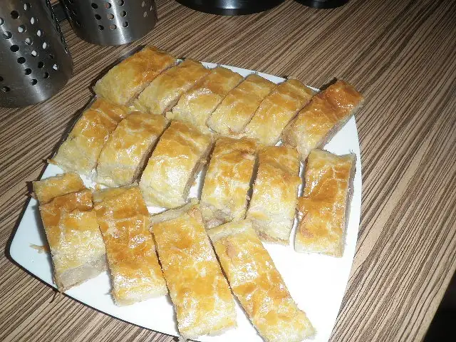 Quick apple strudel