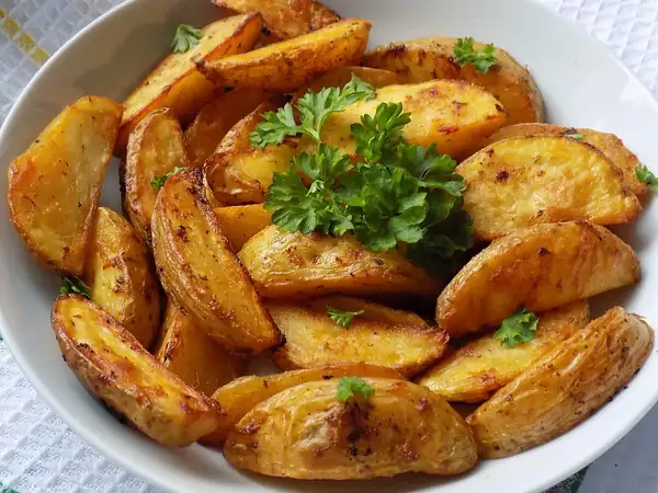 Patatas americanas al horno con salsa tártara