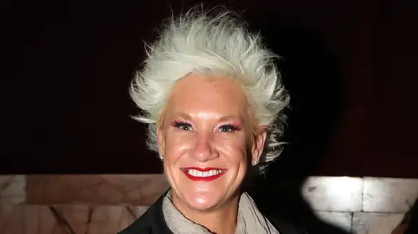 The unique ingredient that Anne Burrell adds to her turkey burgers