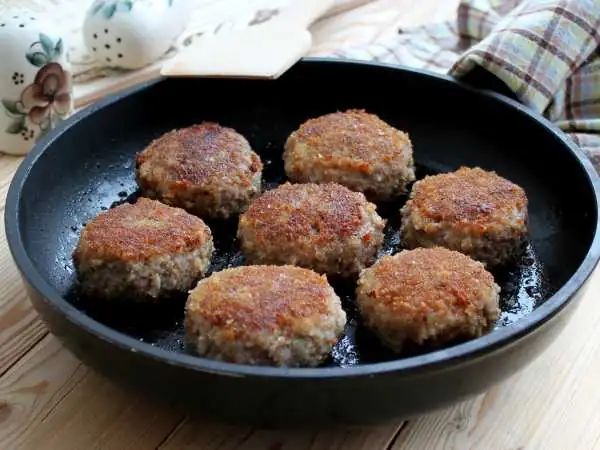 Juicy beef cutlets