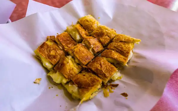 A Greek cake with a fresh and spicy flavour