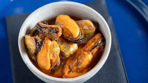 Brother Ángel Ramón, monk-cook: “The best mussels are not cooked in water; it is better to steam them with 100 ml of wine.”