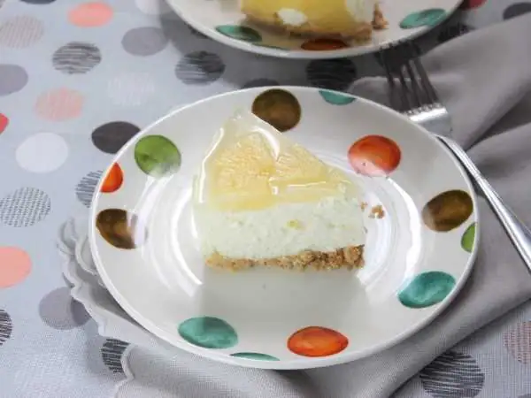 No-Bake Pineapple and Cottage Cheese Cheesecake