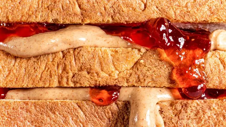 The ideal bread for preparing your favorite peanut butter and jelly sandwich