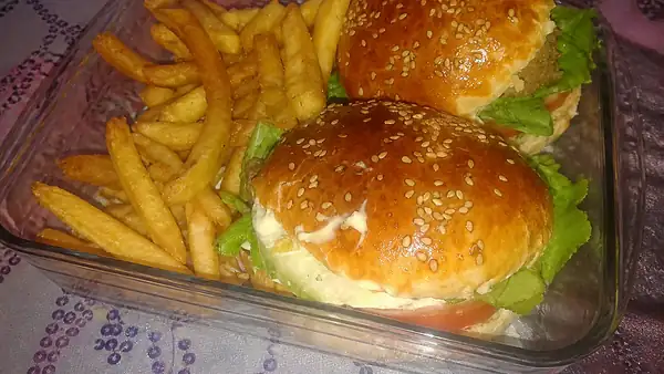 Dracula Burger for Halloween: the scary burger to devour