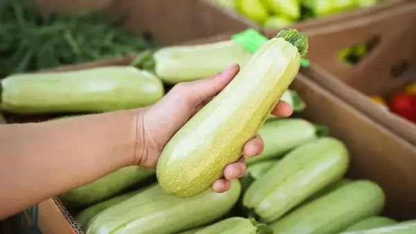 Marie, a Spanish cook: “To prevent courgettes from spoiling quickly, don't store them in the refrigerator; it's better to keep them in the pantry.”
