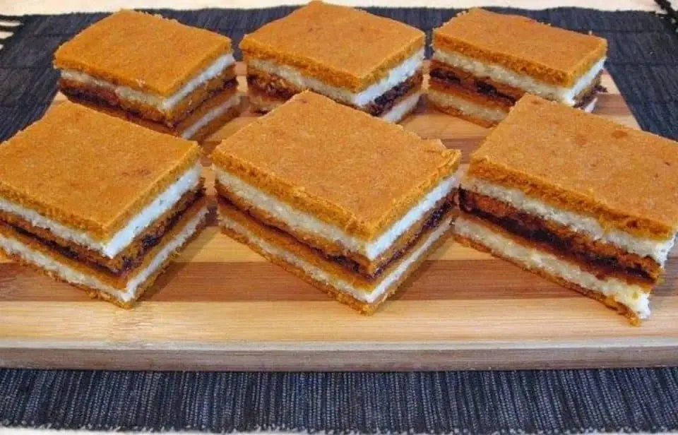 Romanian Tomato Paste Cake (Prajitura cu Bulion)