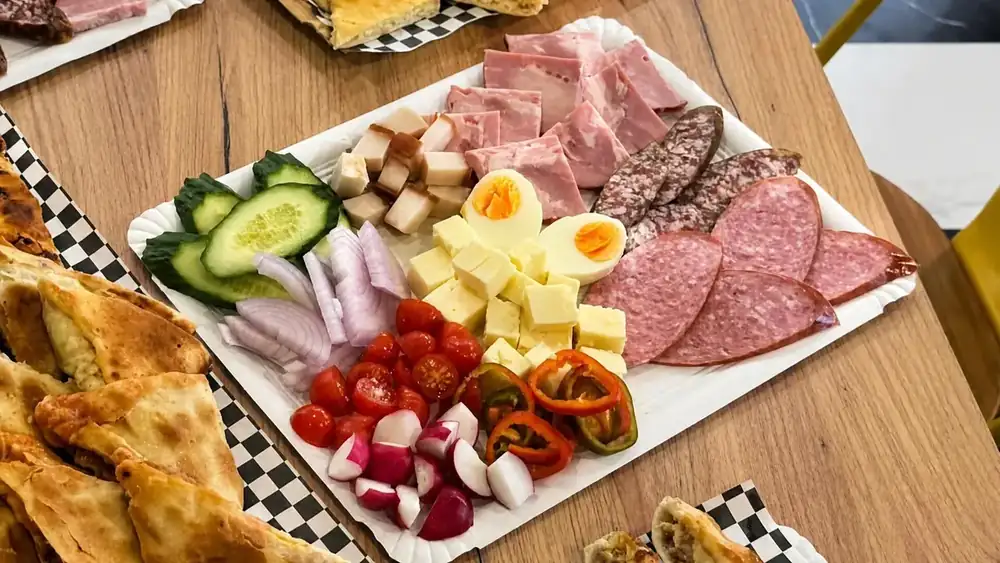 A Balkan brunch in Zaragoza with 550-gram plaxintas and Transylvanian tradition