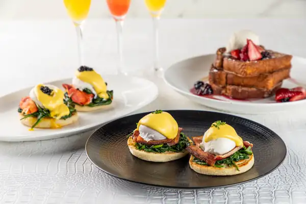 The Weekend Brunch at STK Steakhouse Now Includes Live Entertainment and More Dining Intel