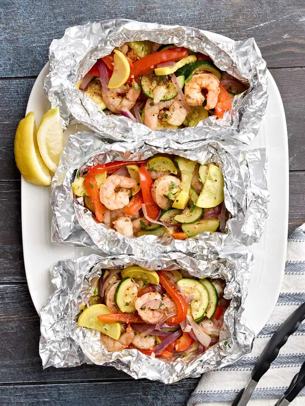Shrimp & Veggie Foil Packs: Buttery, Garlicky, and Ready in 8 Minutes