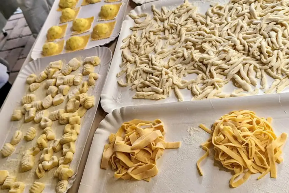 How to make homemade pasta with or without a machine?