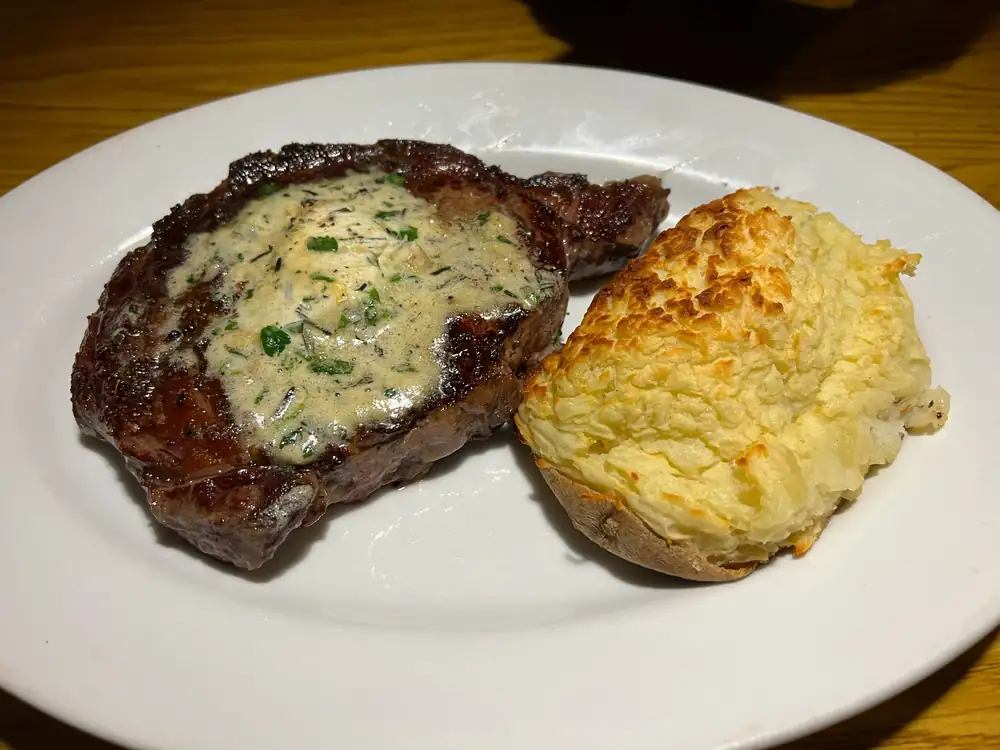 Damon’s Steak House Is a Delightfully Unserious Tiki Romp