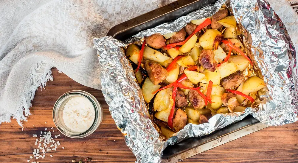 The shiny or matte side of aluminum foil: what changes when baking
